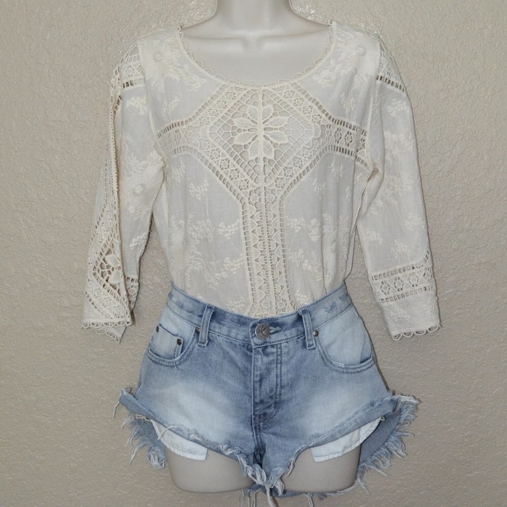 Sz S Altar'd State Ivory Crochet Tunic Shirt